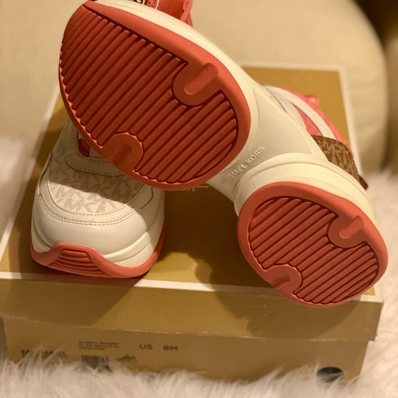 Olimpya Trainer MK SIG SEMI LUX SM Size 8 new Tea Rose Color MICHAEL KORS - Picture 4 of 4